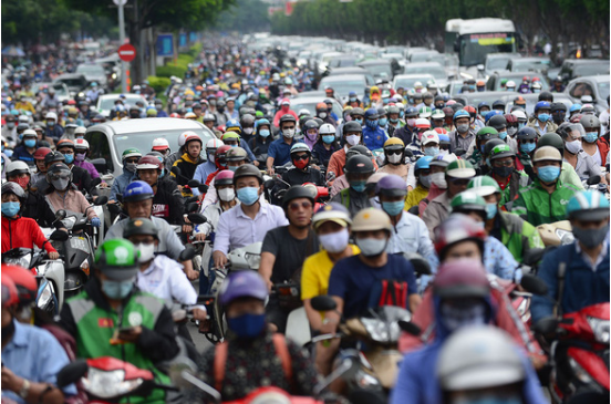 Khí thải từ các phương tiện giao thông là một trong những nguyên nhân chính gây ô nhiễm không khí (Ảnh: ITN)